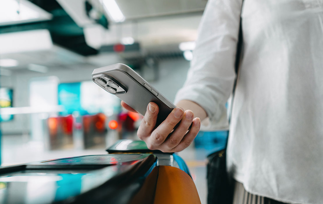 Paga directamente en Metro y Tren Nos, sin necesidad de bip! ni recargas - Portada del beneficio exclusivo Banco Chile