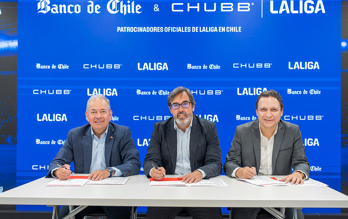 Banco de Chile y la LALIGA sellan alianza para acercar el fútbol español a los aficionados chilenos 